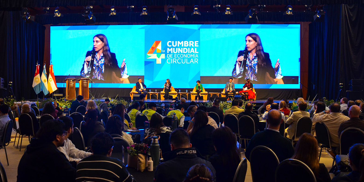 La ministra Victoria Flores expuso en la Cumbre de la Economía Circular